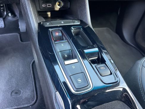 Used 2022 Chevrolet Bolt LT w/ Infotainment Package image 14