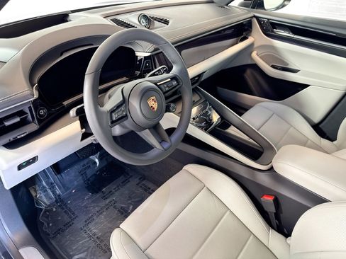 New 2025 Porsche Macan Electric image 4