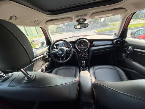 Used 2020 MINI Cooper 4-Door Hardtop w/ Premium Package FWD image 14
