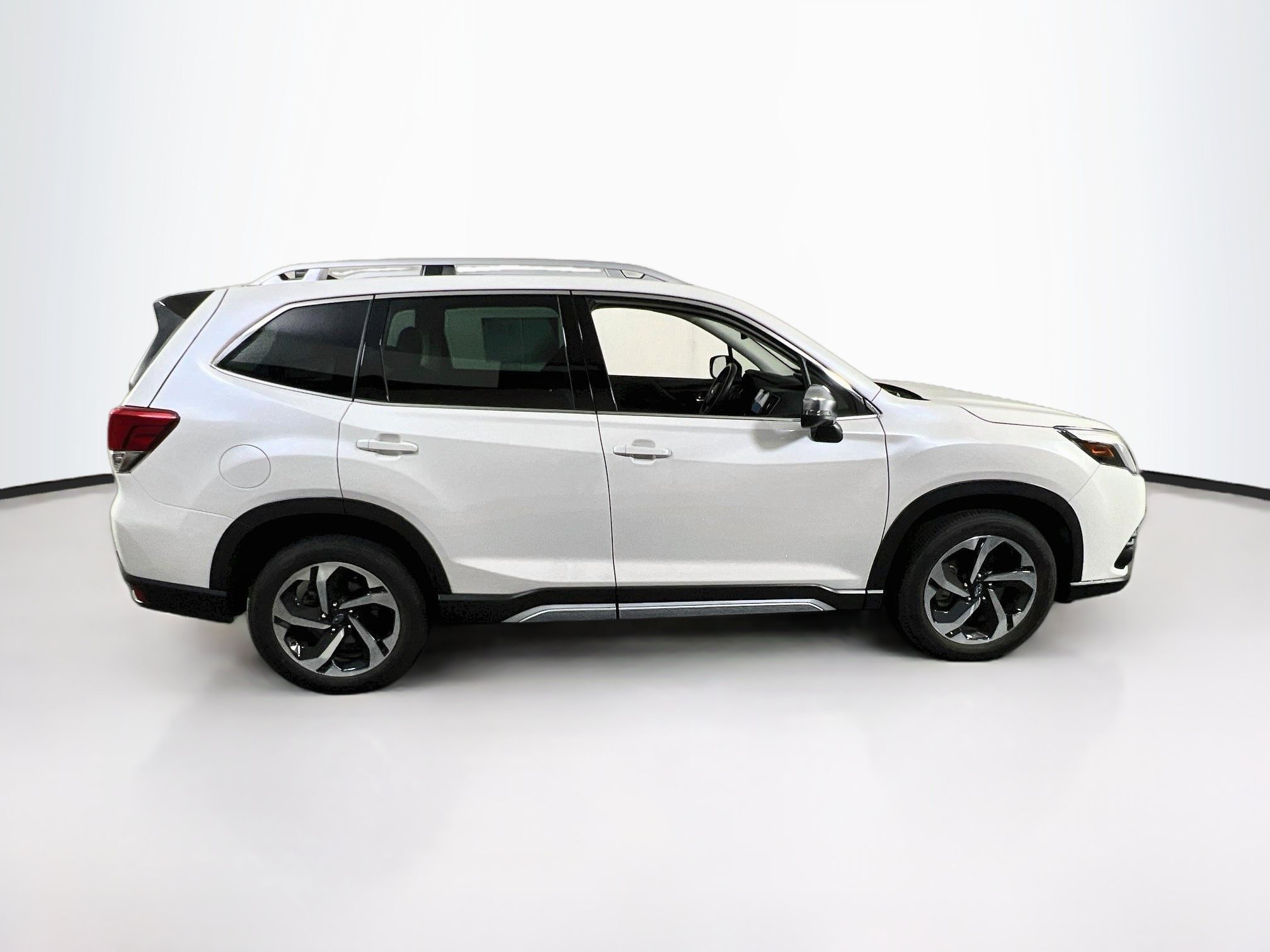 Used 2024 Subaru Forester Touring AWD/4WD image 4