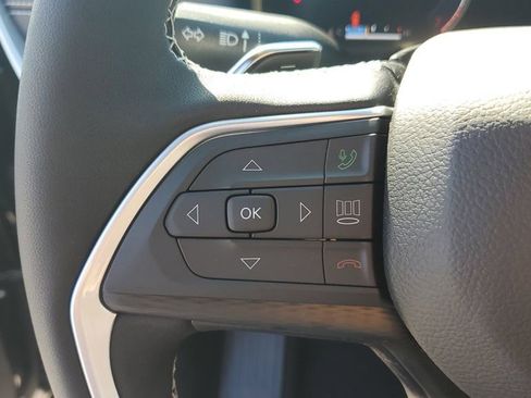 New 2025 Jeep Grand Cherokee Altitude image 29