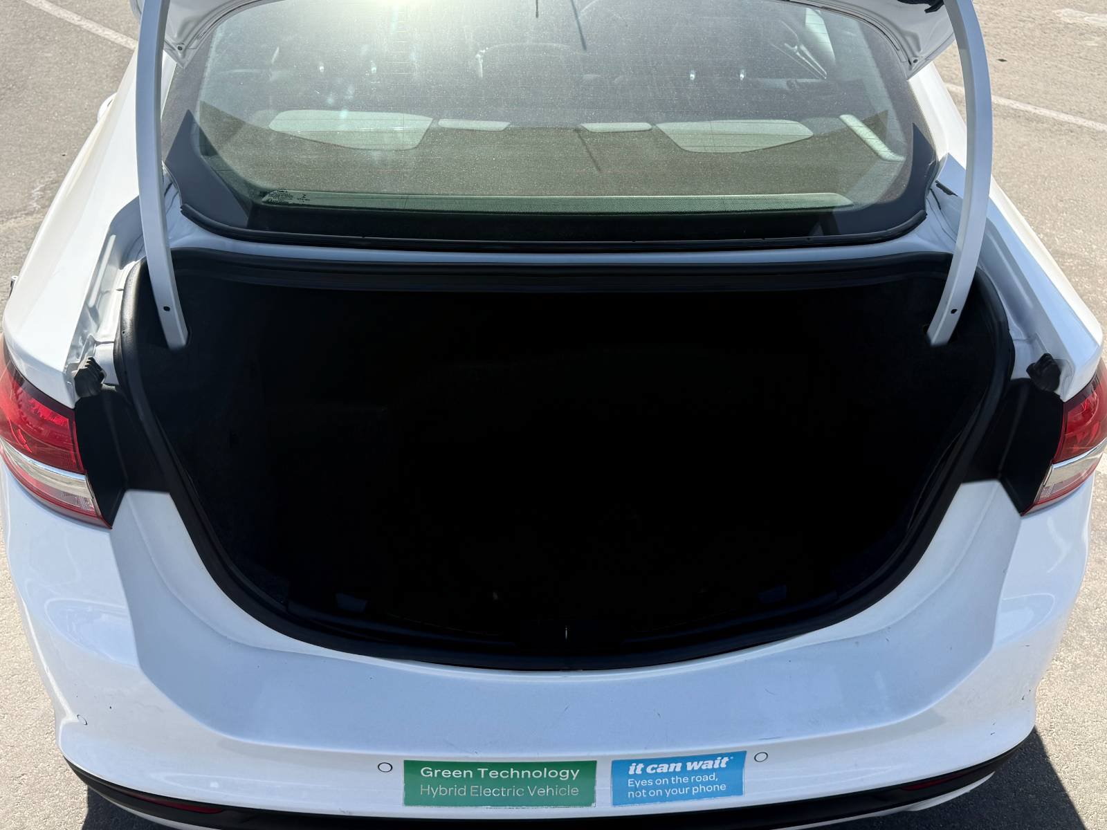 Used 2018 Ford Fusion SE w/ Equipment Group 602A FWD image 14