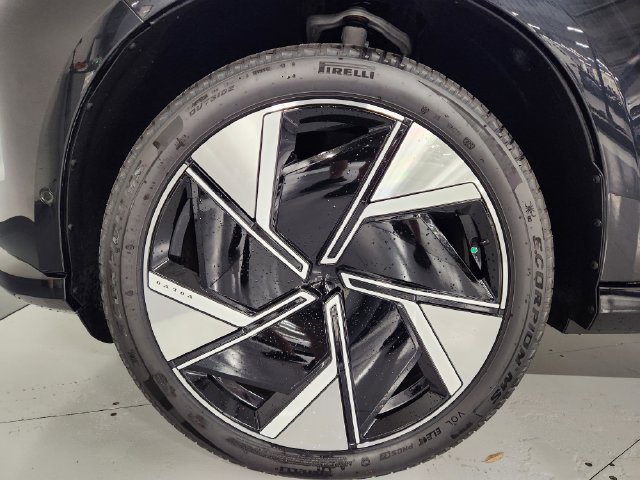Used 2025 Volvo EX90 Plus AWD/4WD image 8