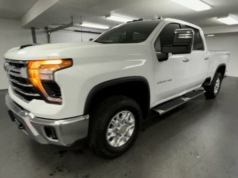 Certified 2024 Chevrolet Silverado 2500 LTZ w/ LTZ Convenience Package AWD/4WD image 4