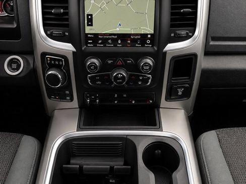Used 2018 RAM 1500 SLT AWD/4WD image 25