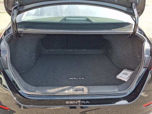 Certified 2025 Nissan Sentra SR w/ SR Premium Package FWD image 29