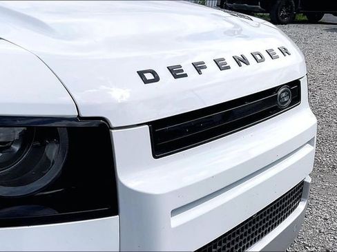 Used 2023 Land Rover Defender 110 SE AWD/4WD image 33