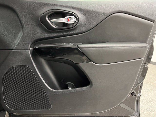 Used 2021 Jeep Cherokee Latitude Plus FWD image 51