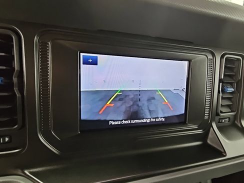 Used 2022 Ford Bronco Black Diamond image 17