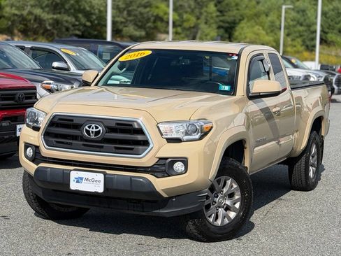 Used 2016 Toyota Tacoma SR5 w/ SR5 Appearance Package (SN) AWD/4WD image 1