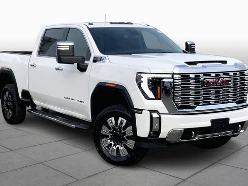 Used 2024 GMC Sierra 2500 Denali w/ Denali Reserve Package image 2