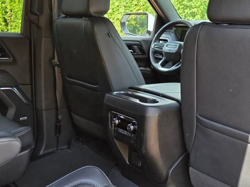 Used 2025 GMC Yukon Denali AWD/4WD image 41
