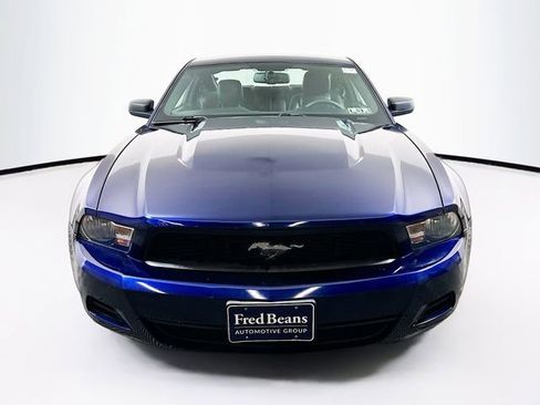 Used 2011 Ford Mustang Premium image 2