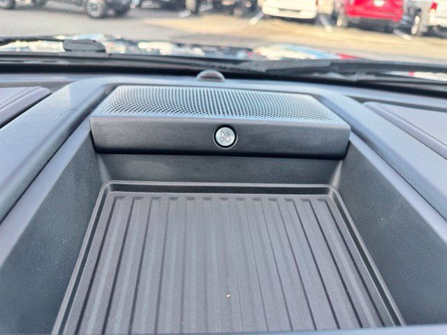 Used 2018 Ford Expedition Limited w/ Equipment Group 301A AWD/4WD image 32