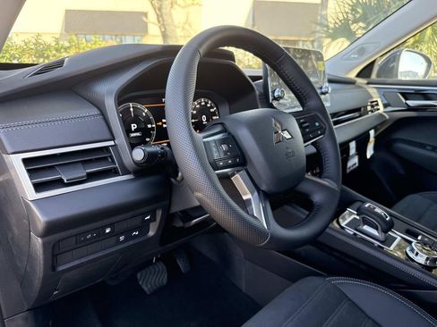 New 2025 Mitsubishi Outlander SE AWD/4WD image 21