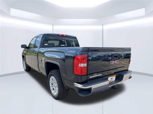 Used 2017 GMC Sierra 1500 SLE w/ SLE Value Package AWD/4WD image 10