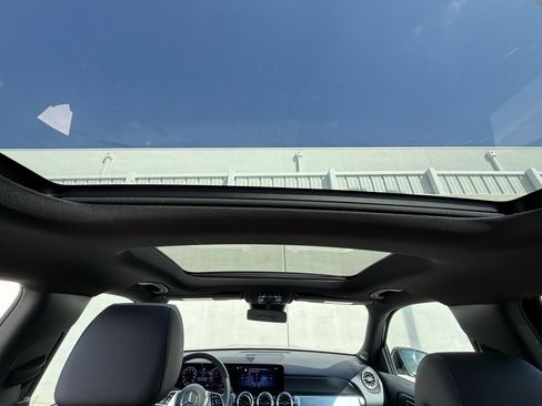 Used 2024 Mercedes-Benz GLB 250 250 image 8