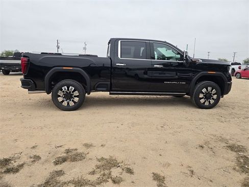 New 2026 GMC Sierra 2500 Denali w/ Denali Reserve Package image 4