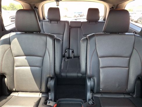 Used 2022 Honda Pilot Black Edition image 19