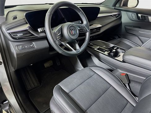 Used 2025 Buick Enclave Preferred image 7