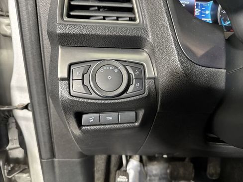 Used 2018 Ford Explorer XLT w/ Equipment Group 202A image 14