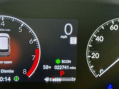 Used 2024 Honda Pilot Touring image 9