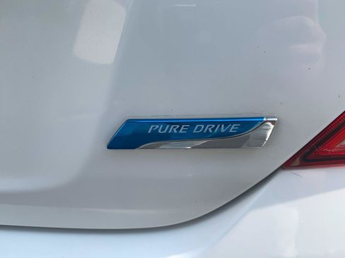 Used 2014 Nissan Versa SV w/ Convenience Package FWD image 29