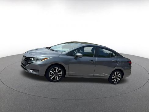 Used 2025 Nissan Versa SV FWD image 7