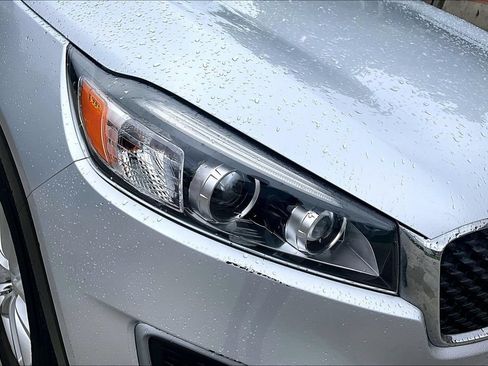 Used 2018 Kia Sorento L FWD image 40