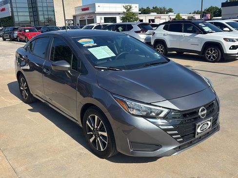 Used 2025 Nissan Versa SV FWD image 1