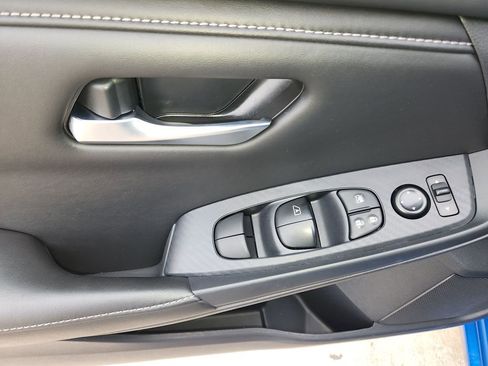 Used 2025 Nissan Sentra SV image 28