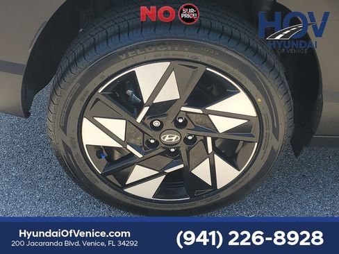 Certified 2024 Hyundai Kona SEL AWD/4WD image 12