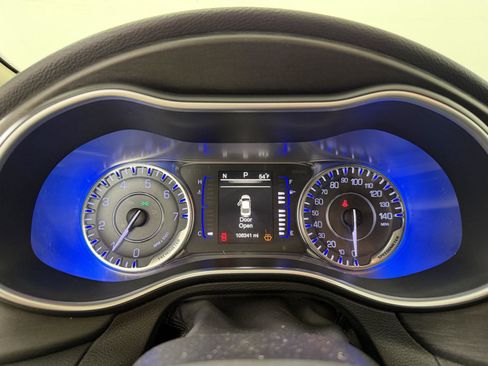 Used 2016 Chrysler 200 Limited w/ Convenience Group FWD image 21