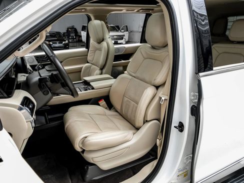 Used 2021 Lincoln Navigator Reserve image 29