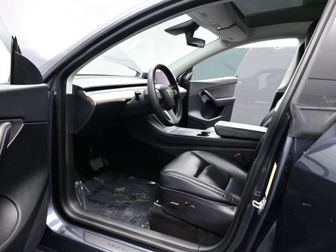 Used 2021 Tesla Model Y Long Range image 7