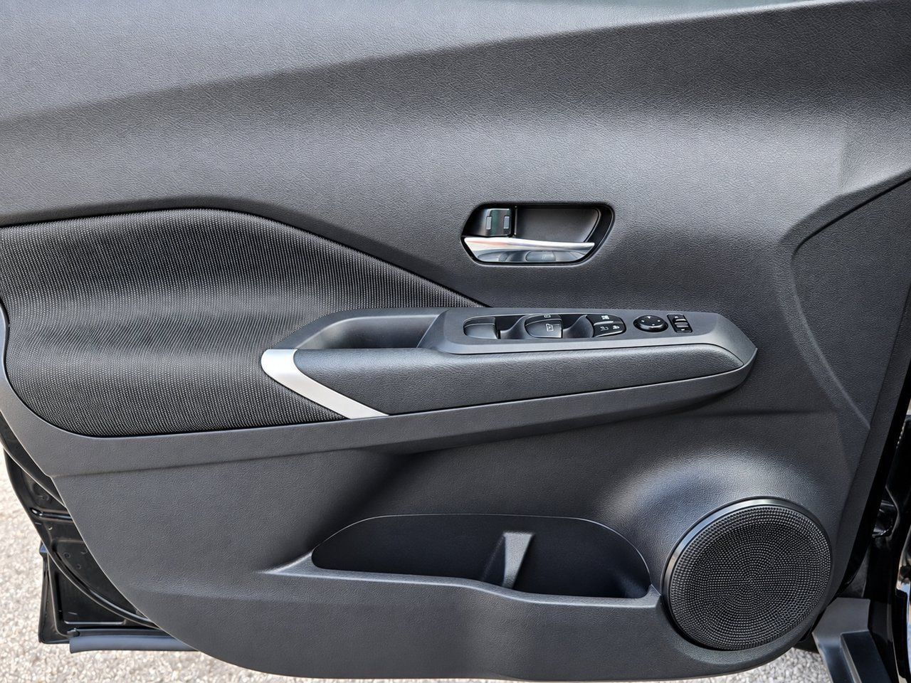 Used 2023 Nissan Kicks SV FWD image 15