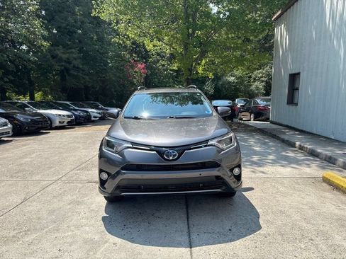 Used 2018 Toyota RAV4 XLE w/ Convenience Package AWD/4WD image 8