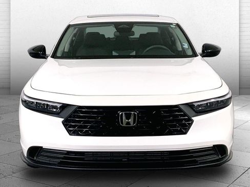 Used 2025 Honda Accord SE image 2