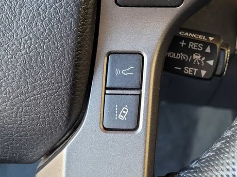 Certified 2023 Toyota Tacoma TRD Off-Road w/ Advanced Technology Package AWD/4WD image 32