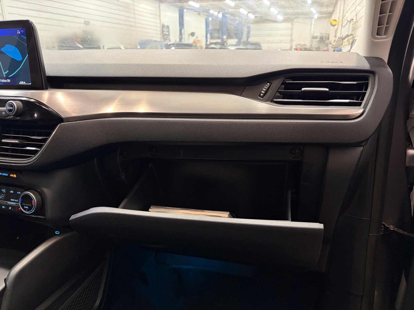 Used 2021 Ford Escape Titanium AWD/4WD image 32