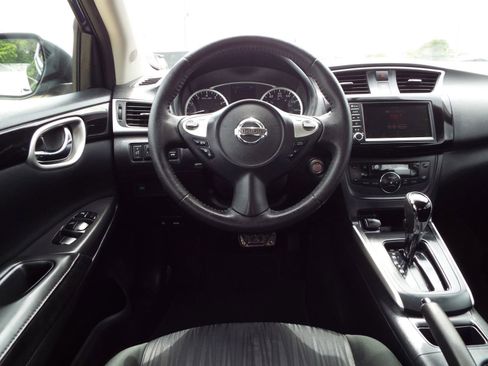 Used 2019 Nissan Sentra SV image 10