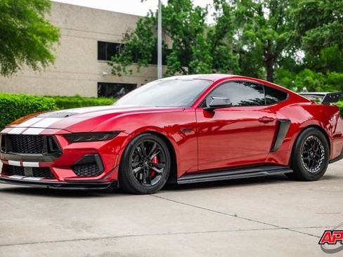 Used 2024 Ford Mustang GT RWD image 7