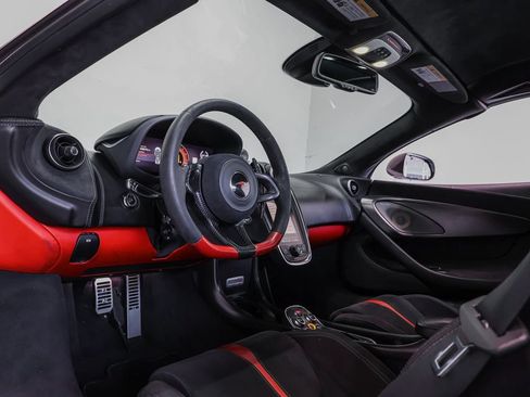 Used 2018 McLaren 570S Spider RWD image 27