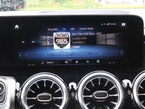 Used 2023 Mercedes-Benz GLB 250 4MATIC image 48