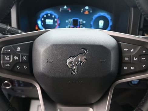 Used 2025 Ford Bronco Badlands AWD/4WD image 9