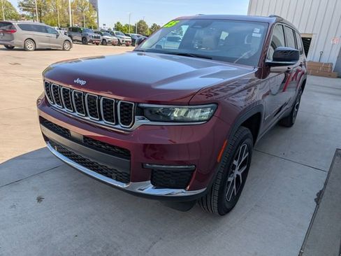 Used 2025 Jeep Grand Cherokee L Limited w/ Luxury Tech Group II AWD/4WD image 35