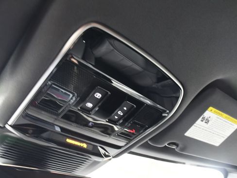 Certified 2025 Land Rover Range Rover Sport AWD/4WD image 32