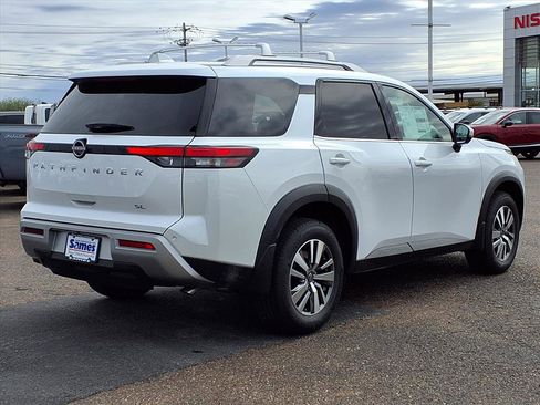 New 2025 Nissan Pathfinder SL image 7