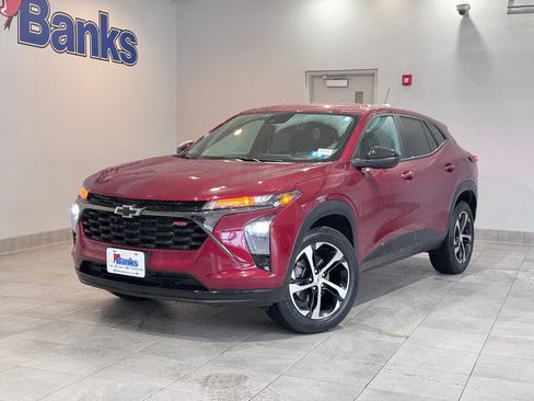 Certified 2024 Chevrolet Trax RS image 2