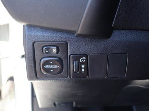 Used 2018 Toyota Corolla LE FWD image 23